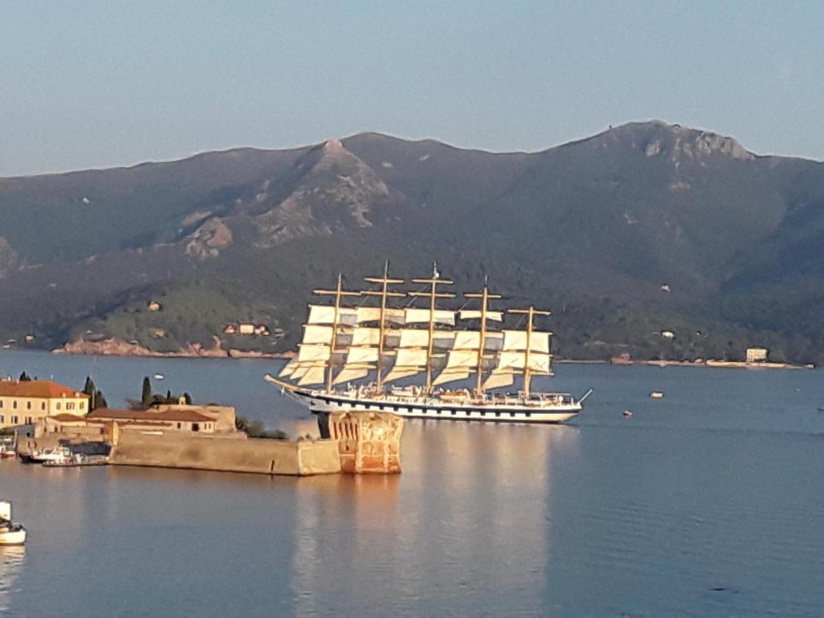 B & B La Terrazza Sul Mare Portoferraio Luaran gambar